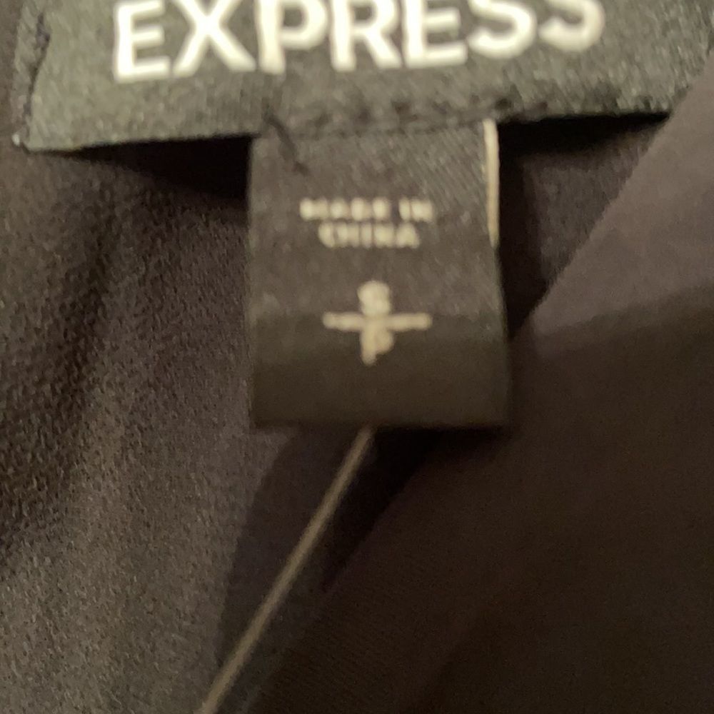 🎉🎉🎉HP🎉🎉🎉Nwt Express Sz SP Black zip back fan cap sleeves - Picture 5 of 9